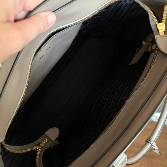 Prada Gray Leather Women's Bag - Picture 7 of 10